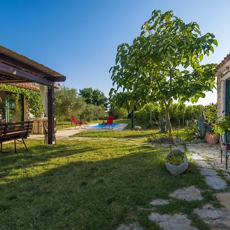 Vikendica Near Adriatic Sea And Krka Falls Sopot (Zadar)